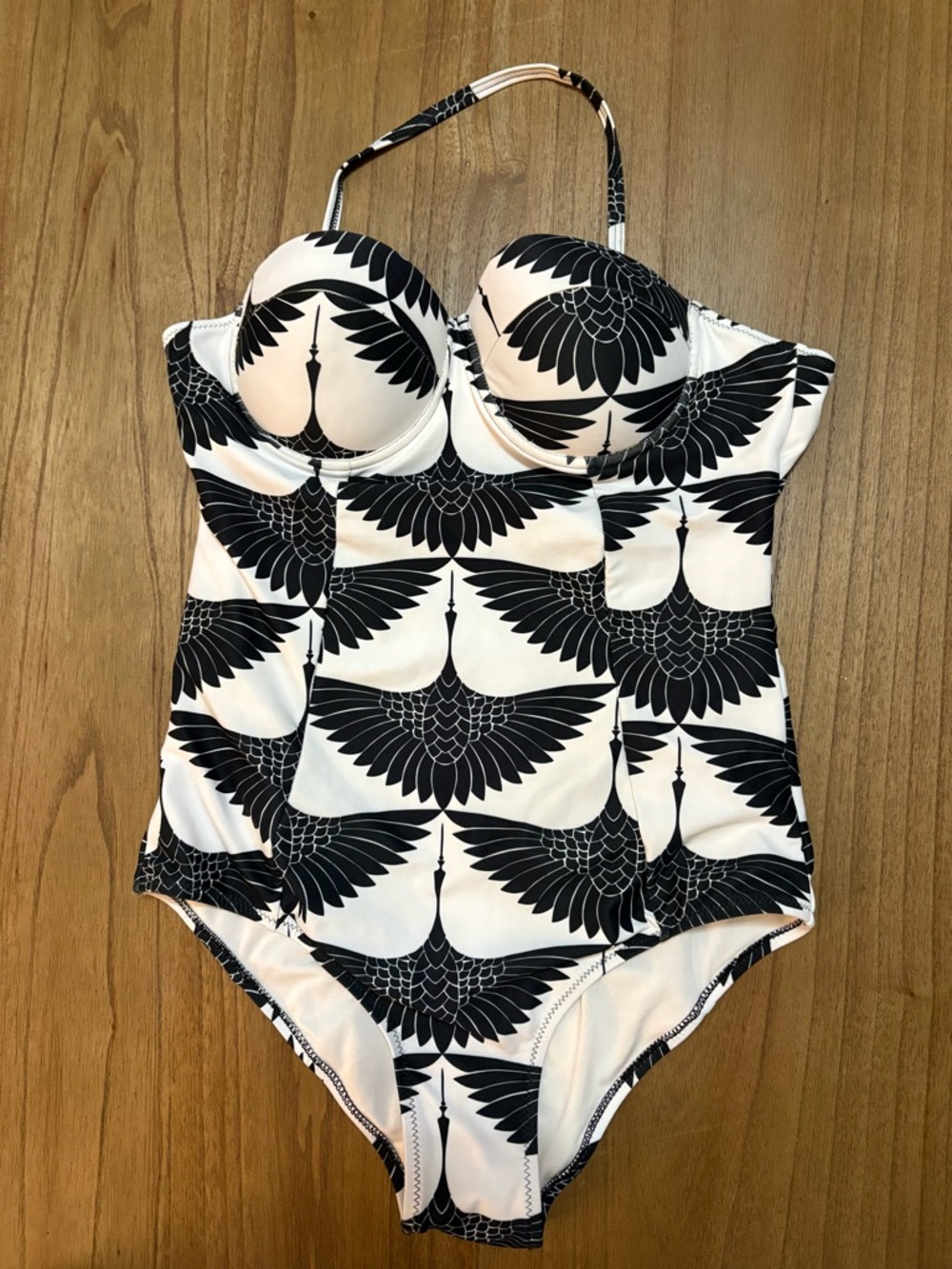 CUPSHE MEDIUM ✨ One-Piece Swimsuit in Black & White - Classic Graphic Print EUC